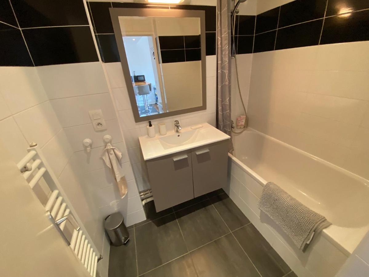 Appartement Spacieux Avec Balcon Et Parking 브레스트 외부 사진