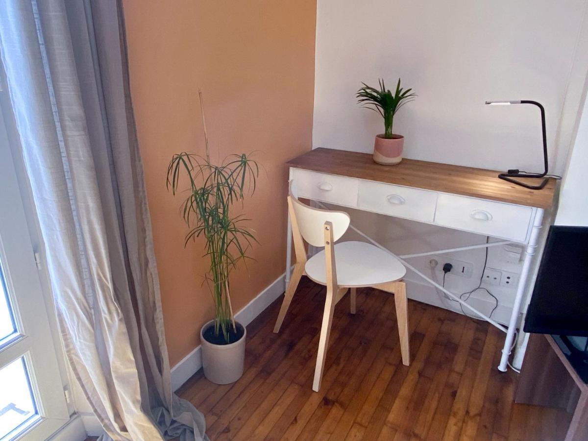 Appartement Spacieux Avec Balcon Et Parking 브레스트 외부 사진